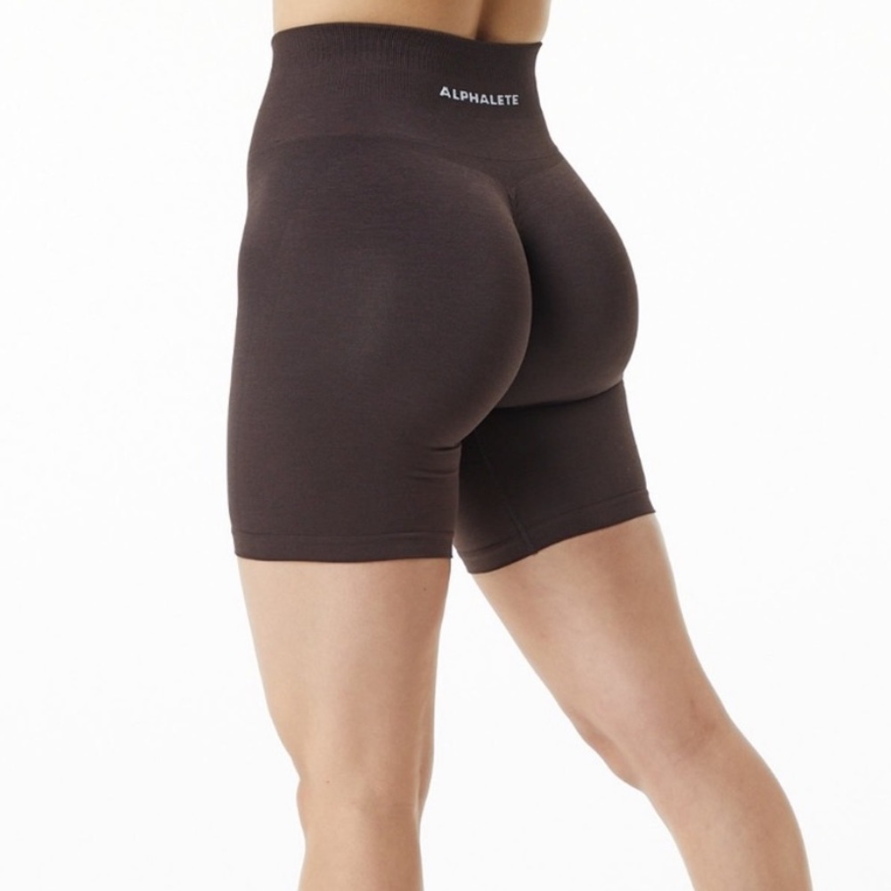 Alphalete Amplify Bike Shorts 7.5 in Chocolate S